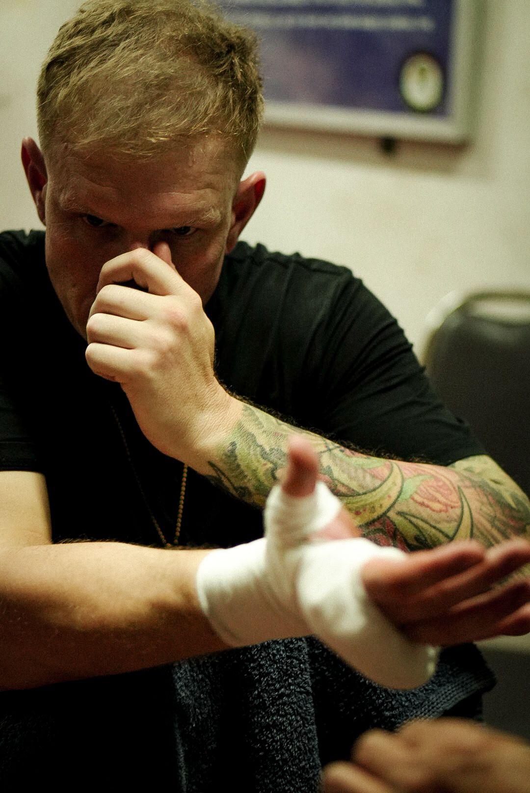 Coach wrapping hands